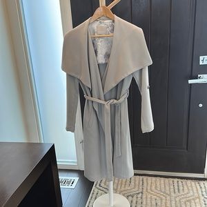 SOIA & KYO light weight trench coat